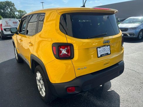 Used 2023 Jeep Renegade Latitude AWD/4WD image 6