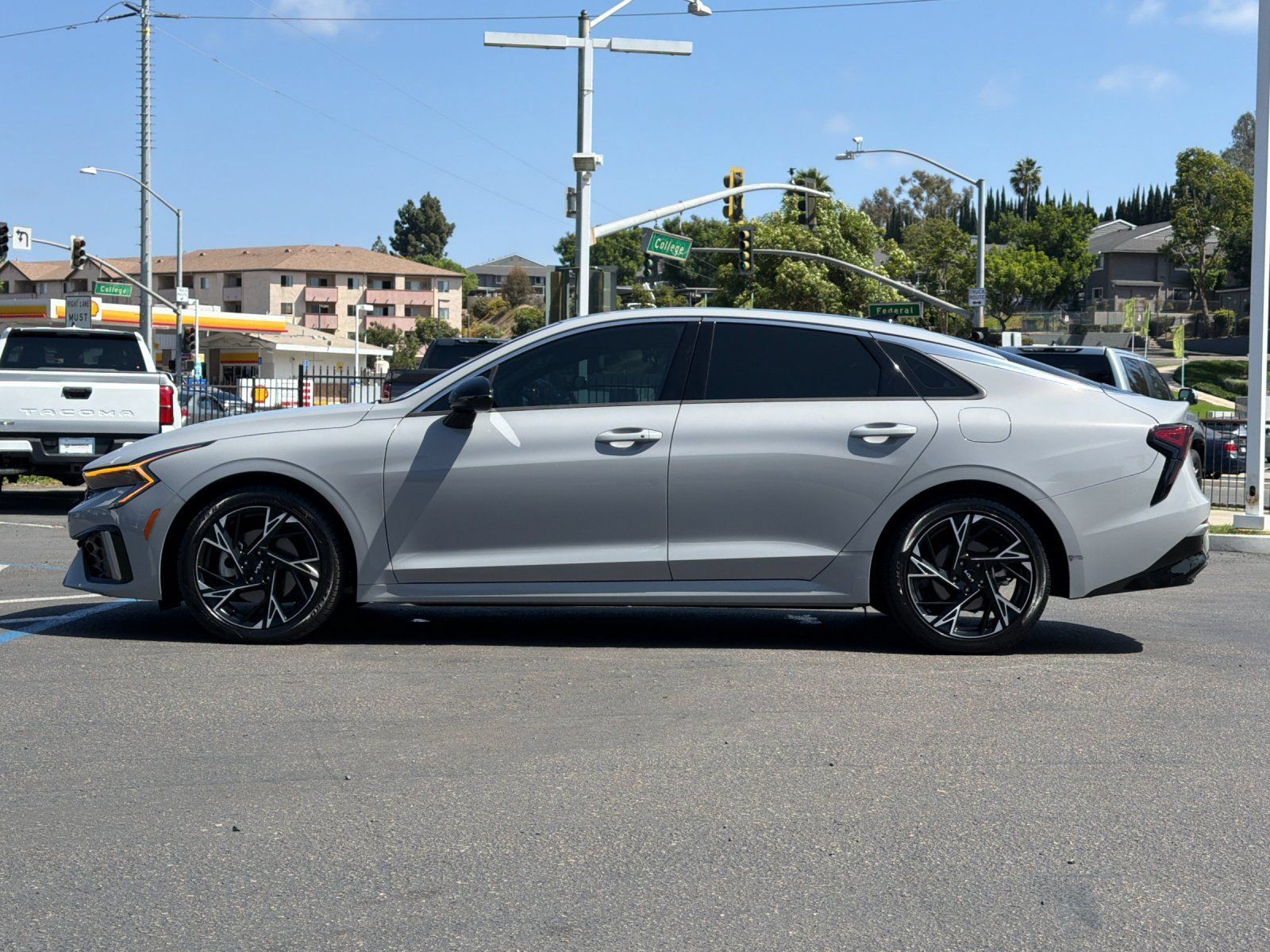 Used 2025 Kia K5 GT-Line w/ GT-Line Premium Package FWD image 2