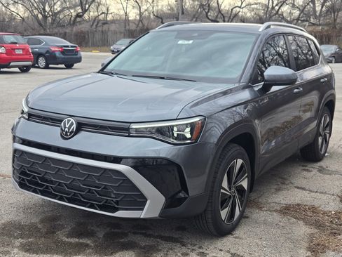 New 2026 Volkswagen Taos SE AWD/4WD image 1