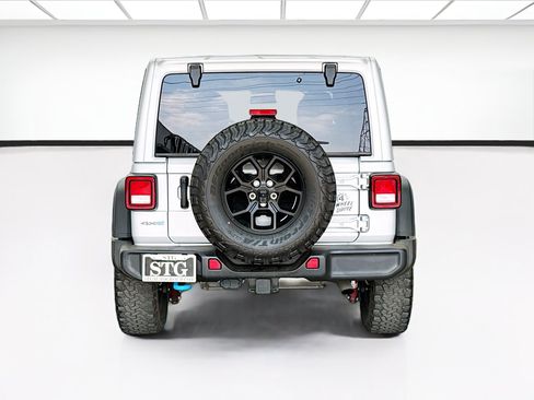 Used 2024 Jeep Wrangler Unlimited AWD/4WD image 5