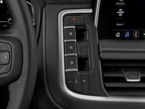 Used 2023 GMC Yukon SLT w/ SLT Premium Package image 9