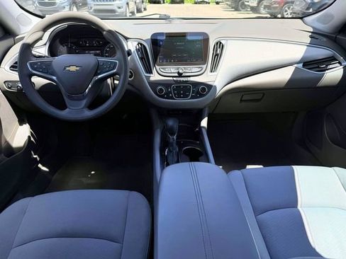 Used 2022 Chevrolet Malibu LT FWD image 15