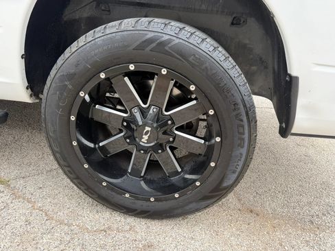 Used 2017 RAM 1500 Express RWD image 13