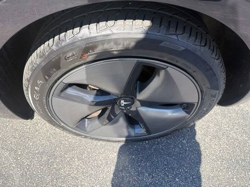 Used 2018 Tesla Model 3 Long Range AWD/4WD image 10