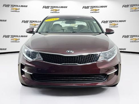 Used 2018 Kia Optima LX w/ 17" Alloy Wheels Package FWD image 2