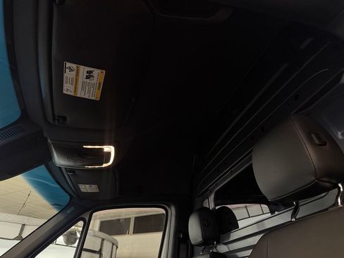Used 2024 Mercedes-Benz Sprinter 2500 image 22