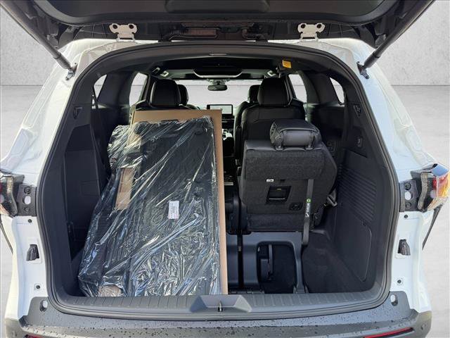 New 2026 Toyota Sienna XLE Woodland Edition AWD/4WD image 8