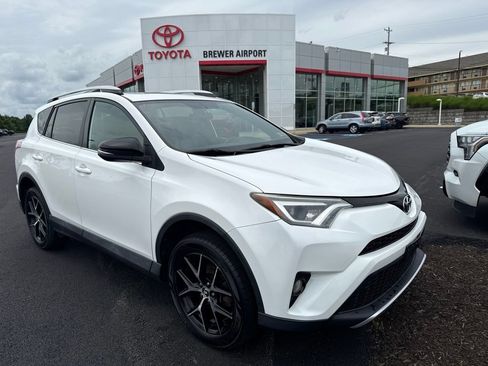 Used 2016 Toyota RAV4 SE AWD/4WD image 2