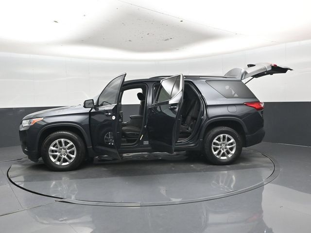 Used 2021 Chevrolet Traverse LT w/ LPO, Blackout Package FWD image 61