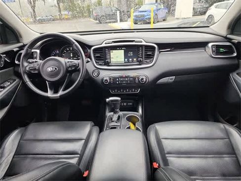 Used 2017 Kia Sorento SX image 13