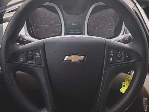 Used 2017 Chevrolet Equinox LS FWD image 6