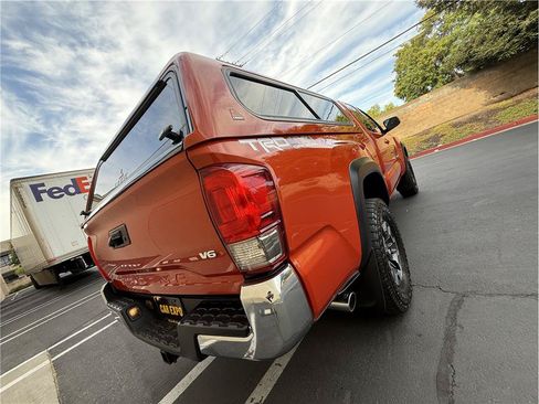 Used 2016 Toyota Tacoma TRD Off-Road w/ Towing Package AWD/4WD image 40