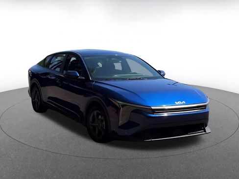 Used 2025 Kia K4 FWD image 3
