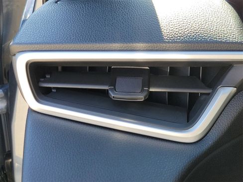 Used 2026 Toyota Corolla Cross SE image 30