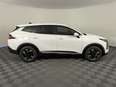 New 2026 Kia Sportage LX image 8