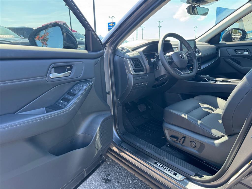 Used 2026 Nissan Rogue Dark Armor FWD image 15