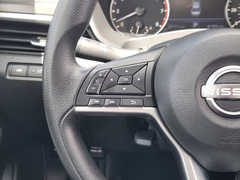 Used 2025 Nissan Altima 2.5 SV FWD image 27