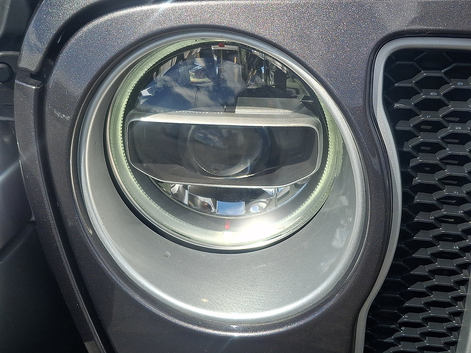 Used 2018 Jeep Wrangler Unlimited Sahara w/ LED Lighting Group AWD/4WD image 9