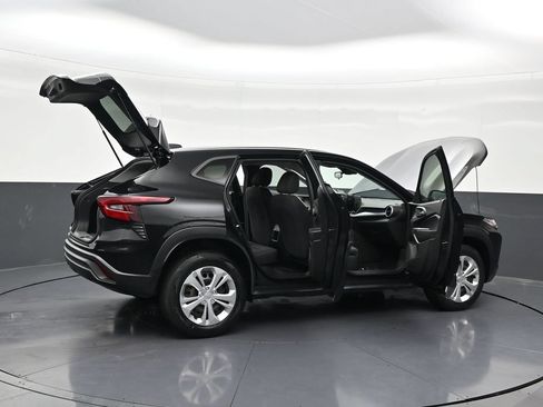 Used 2024 Chevrolet Trax LS FWD image 34