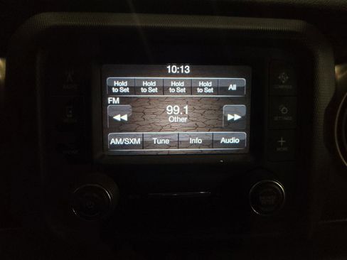 Used 2018 Jeep Wrangler Sport image 25