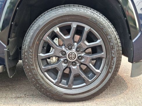 Used 2024 Toyota Sequoia Platinum AWD/4WD image 8
