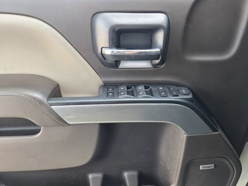 Used 2018 Chevrolet Silverado 1500 LT w/ Texas Edition AWD/4WD image 15