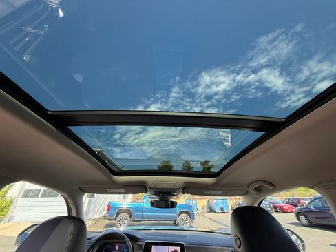 Used 2024 Volkswagen Atlas SE image 22