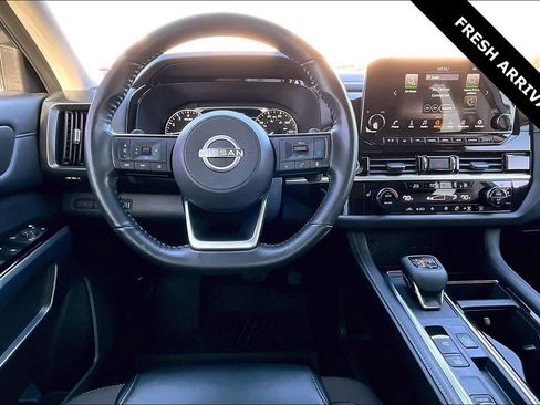 Used 2023 Nissan Pathfinder SL image 8