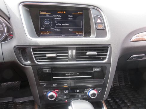 Used 2016 Audi Q5 2.0T Premium Plus w/ Technology Package image 17