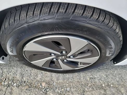 Used 2017 Hyundai Ioniq SEL w/ Tech Package 02 FWD image 32