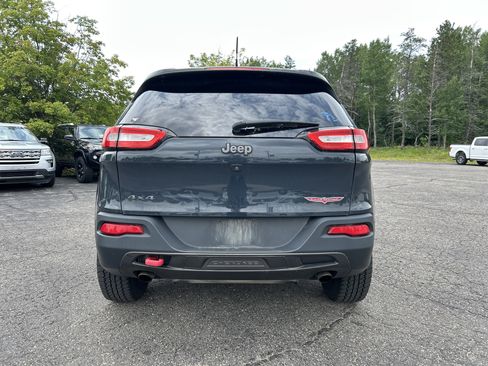 Used 2016 Jeep Cherokee Trailhawk w/ Comfort/Convenience Group AWD/4WD image 5