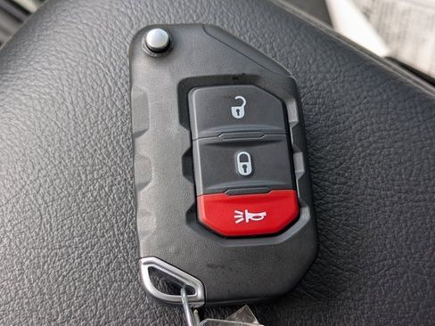 New 2025 Jeep Gladiator Sport image 25