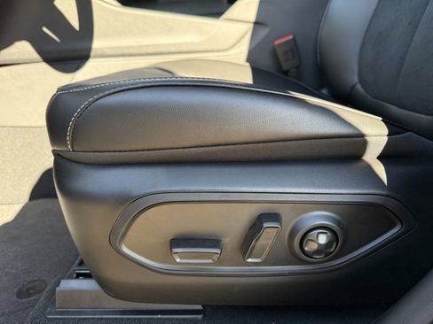 New 2025 Jeep Grand Cherokee Altitude image 14