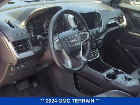Used 2024 GMC Terrain SLT AWD/4WD image 11