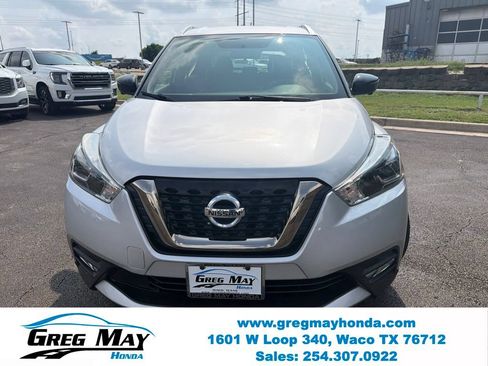 Used 2019 Nissan Kicks SR w/ SR Premium Package FWD image 8