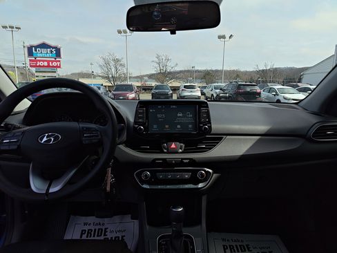 Used 2018 Hyundai Elantra GT image 13