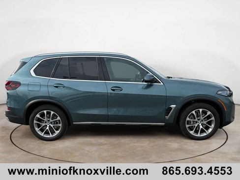 Used 2025 BMW X5 xDrive40i w/ Premium Package image 2