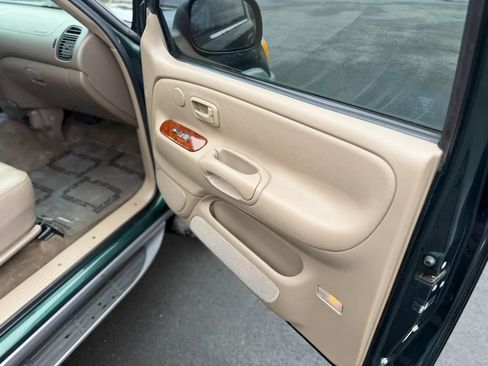 Used 2001 Toyota Tundra Limited image 24