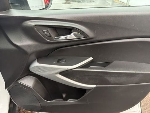 Used 2025 Chevrolet Trax RS w/ Sunroof Package image 30