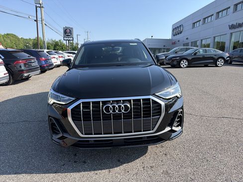 Used 2025 Audi Q3 2.0T Premium Plus w/ Premium Plus Package AWD/4WD image 2