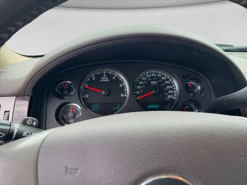 Used 2014 GMC Yukon XL Denali RWD image 14
