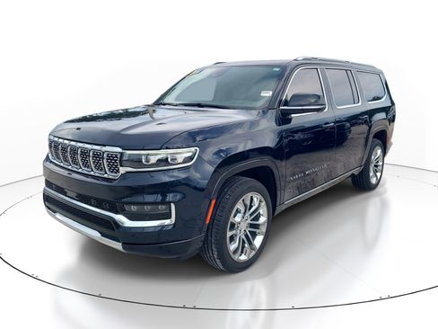 Used 2023 Jeep Grand Wagoneer L Series II w/ Premium Group II AWD/4WD image 3
