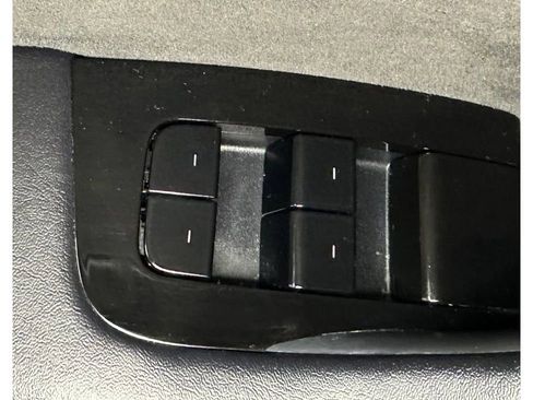 Used 2021 Tesla Model Y Long Range image 36