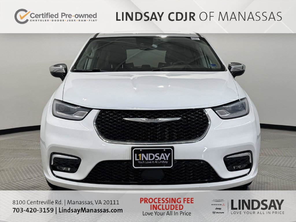 Used 2023 Chrysler Pacifica Limited FWD image 3