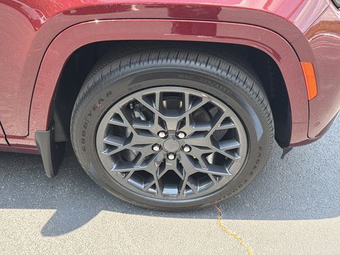 New 2026 Jeep Grand Cherokee Summit AWD/4WD image 14