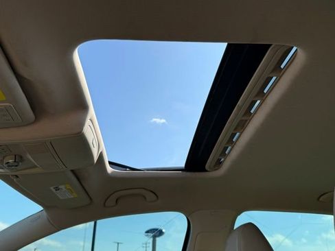 Used 2013 Volkswagen Passat TDI SEL Premium image 17