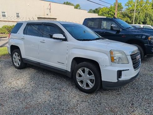 Used 2017 GMC Terrain SLE FWD image 2