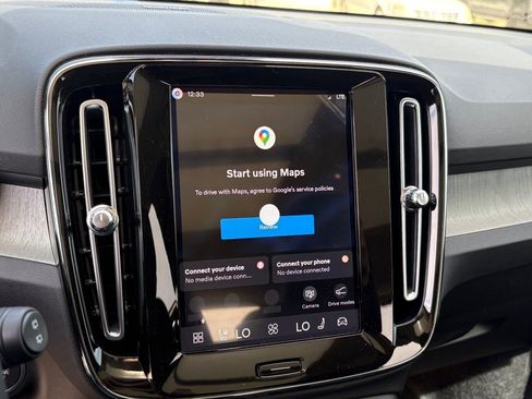 New 2026 Volvo XC40 B4 Plus w/ Protection Package Premier image 16