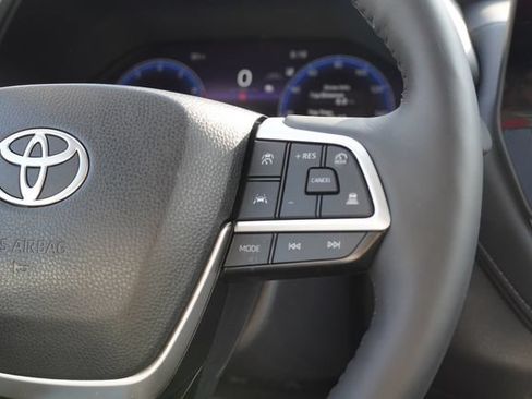 Used 2026 Toyota Grand Highlander AWD image 31