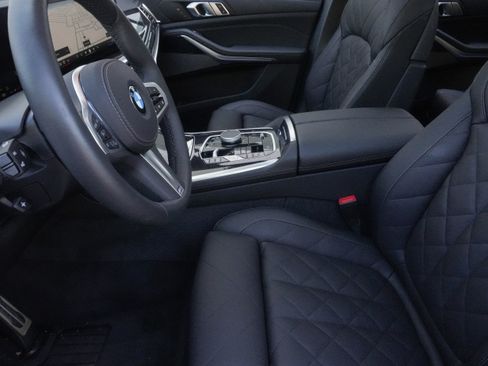 Used 2025 BMW X7 xDrive40i w/ M Sport Package AWD/4WD image 11